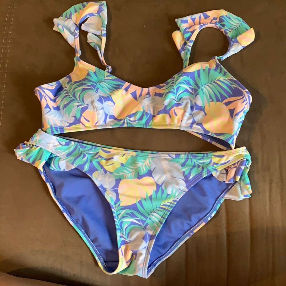 Really cute bikini set!